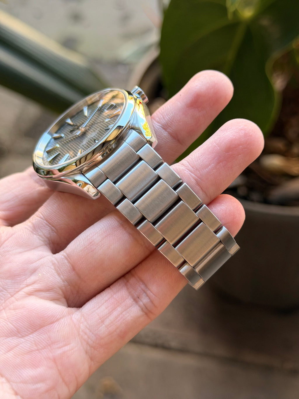 Omega Aqua Terra 41.5mm 231.10.42.21.06.001 box and papers