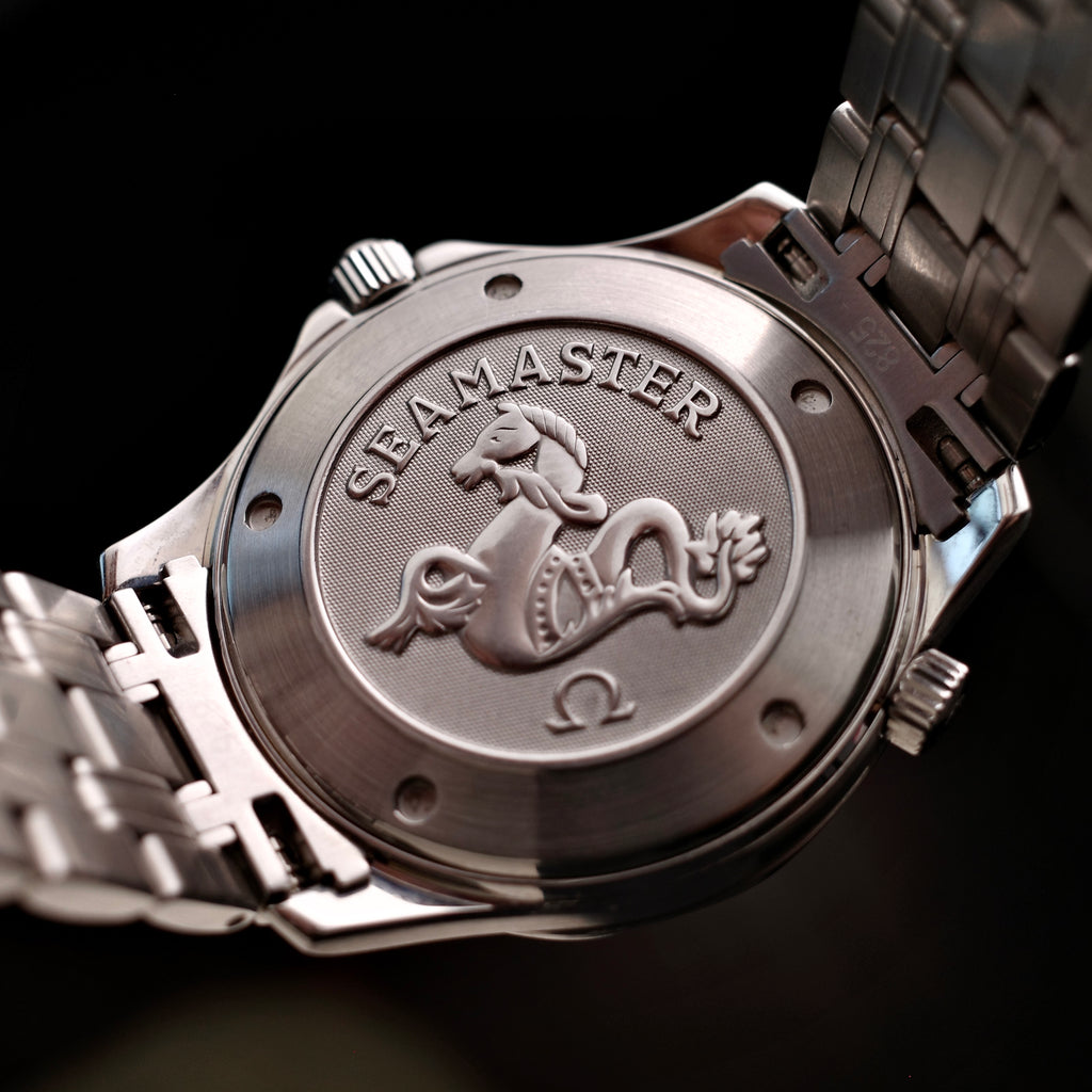 Omega SMP300 2221.80 Golden Eye Successor Quartz