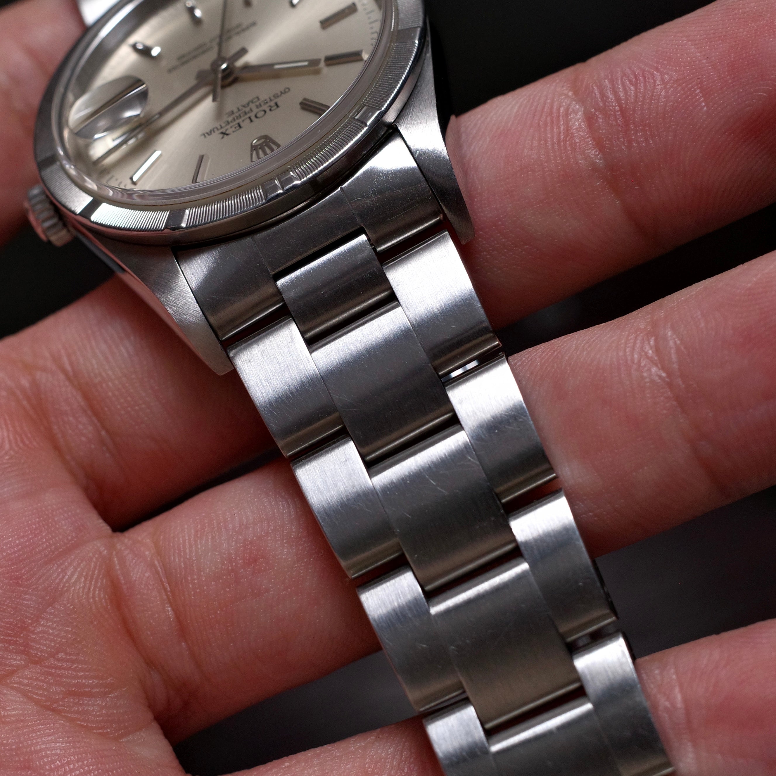 Rolex Date 34mm Engine Turned Bezel 15210