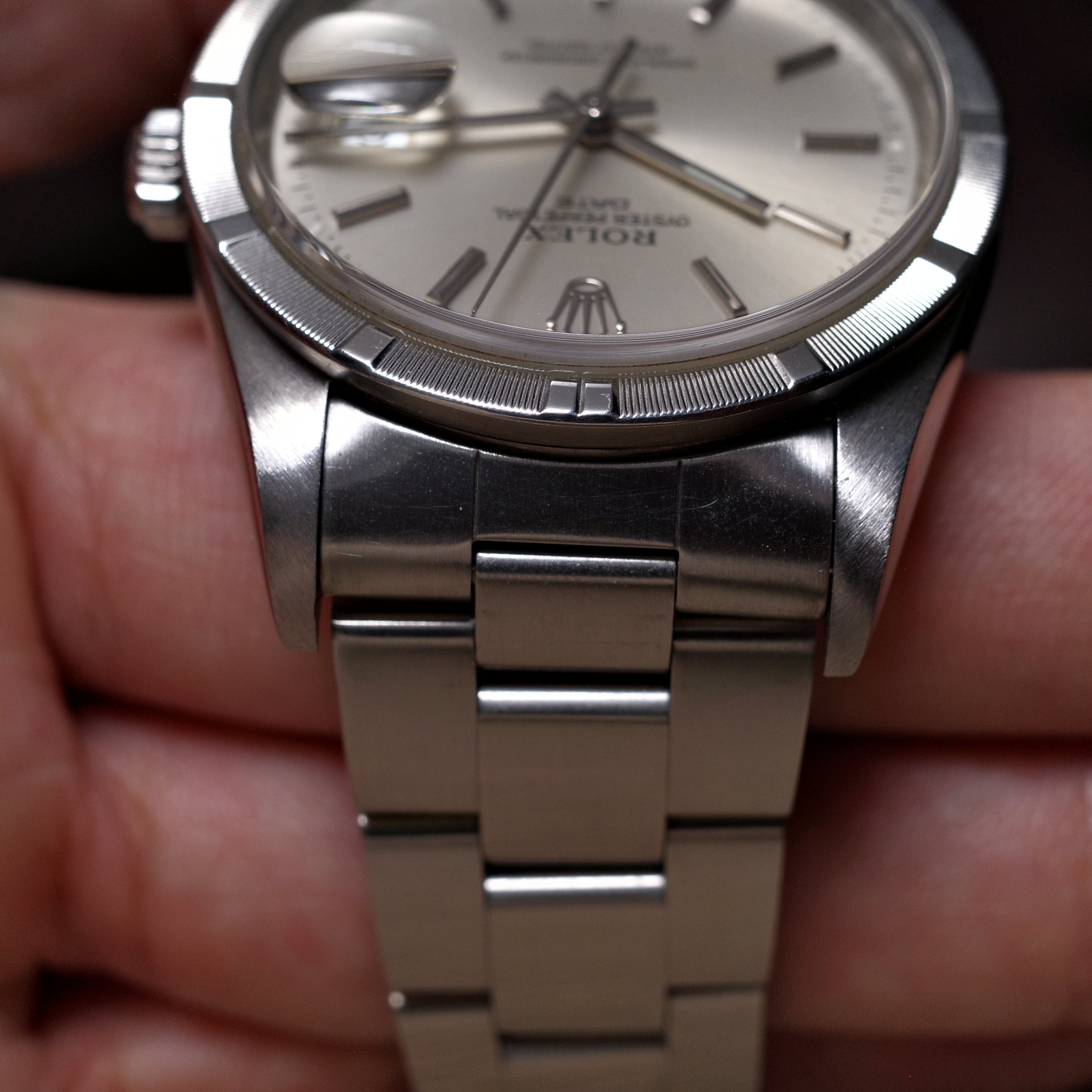 Rolex Date 34mm Engine Turned Bezel 15210