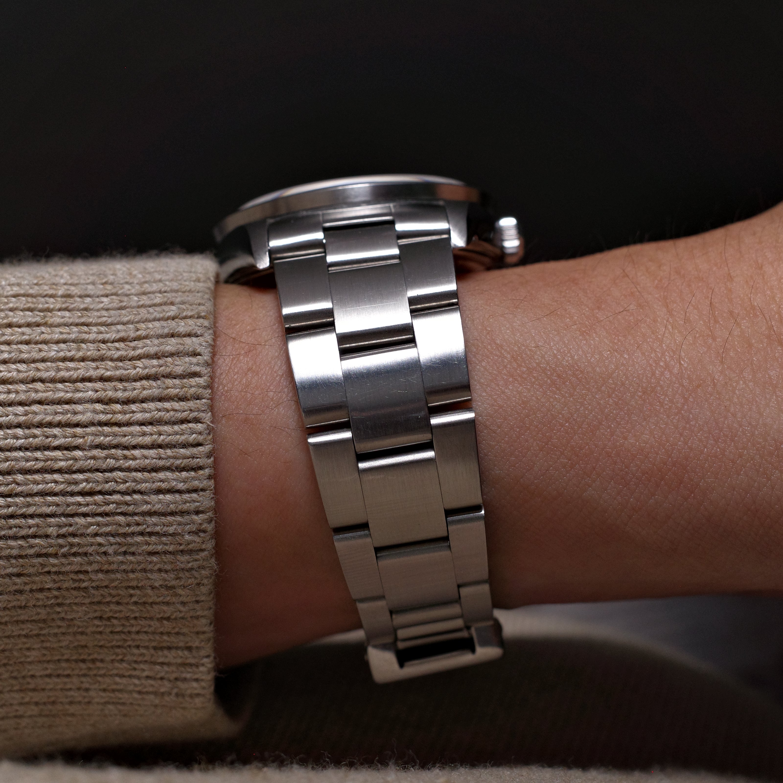 Rolex Date 34mm Engine Turned Bezel 15210
