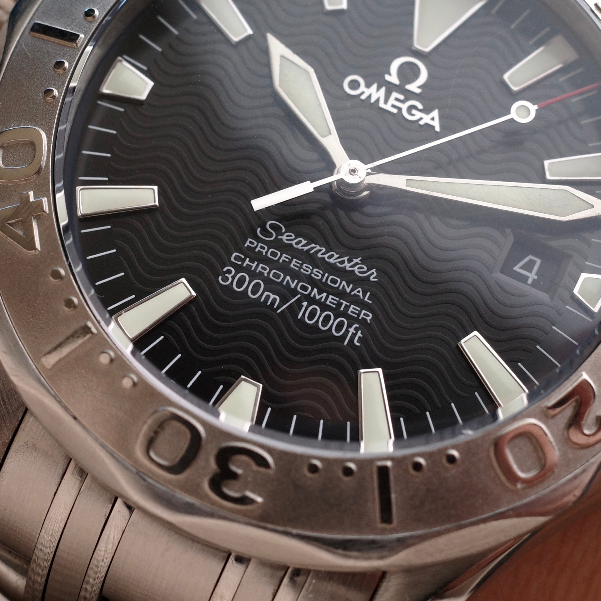 Omega SMP300 2230.50 White Gold Bezel
